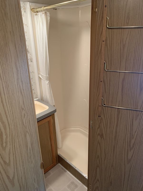 1999 Jamboree Class C RV 26 FT. Twin Beds Model for Sale in Riverside