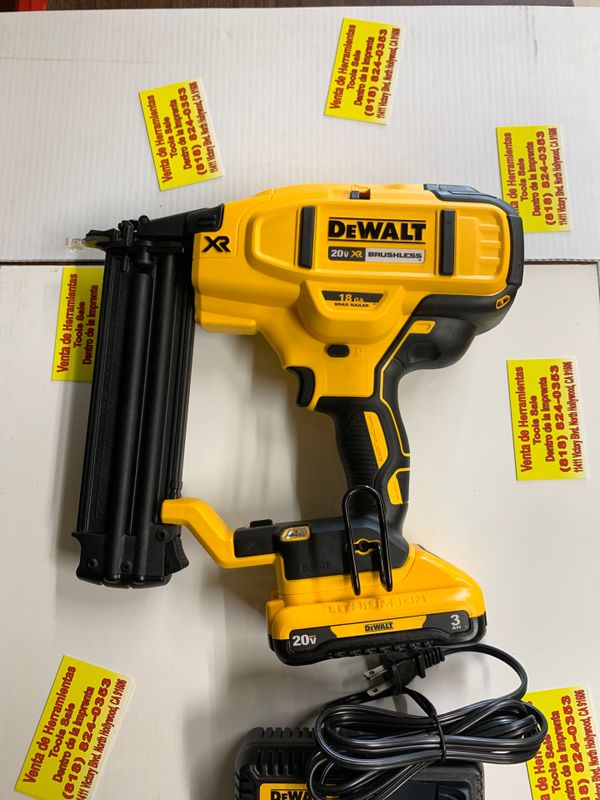 DEWALT 20-Volt Max Lithium-Ion 18-Gauge Cordless Brad Nailer Kit for ...