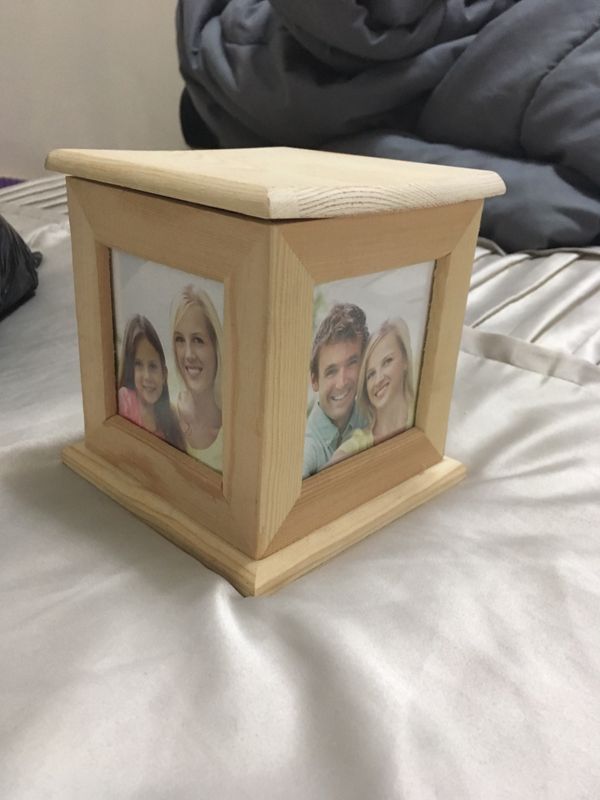 4 Sided Spinning Wooden Picture Frame Storage for Sale in Las Vegas, NV ...