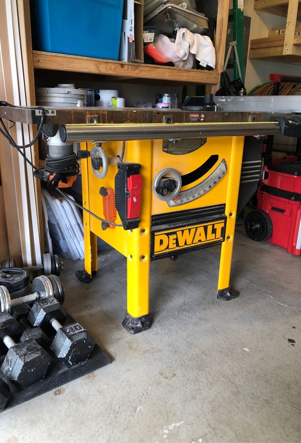 DW746 Dewalt table saw 10” with router table for Sale in Duvall, WA