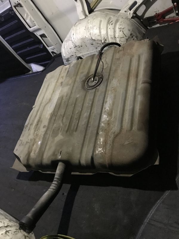 1971 1972 CHEVROLET IMPALA CAPRICE OEM STOCK FUEL GAS TANK 71 72 CHEVY for Sale in Hialeah, FL