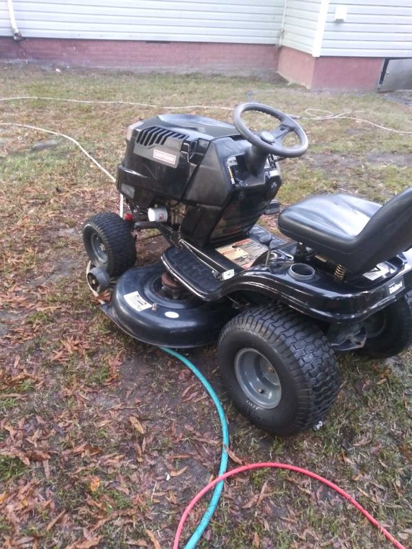 2011 Craftsman LT2000 riding mower runs an cuts good nothing wrong with