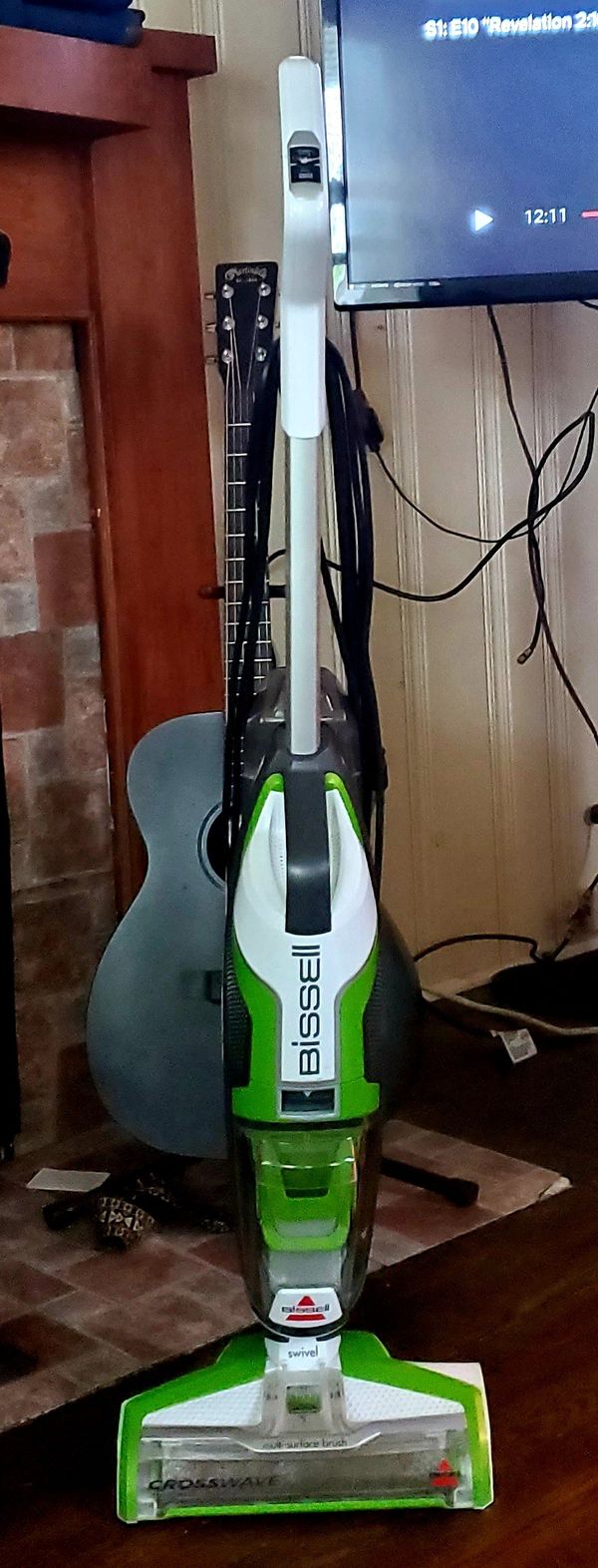Bissell swivel multisurface brush for Sale in Brooklyn, OH OfferUp