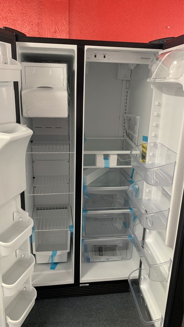 New scratch and dent Frigidaire 25 cubic black sidebyside