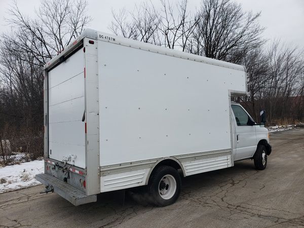 2007 e450 box truck 15 foot for Sale in Itasca, IL - OfferUp