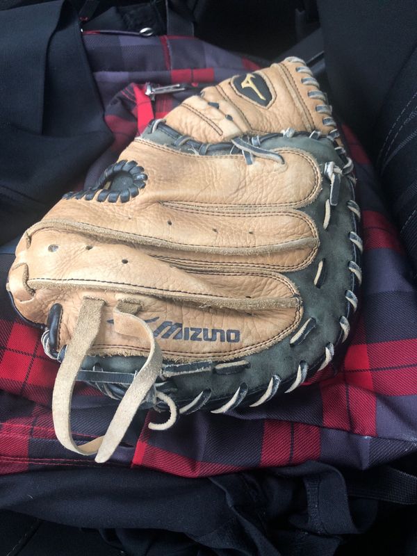 Lefty baseball catchers glove for Sale in Easton, PA OfferUp