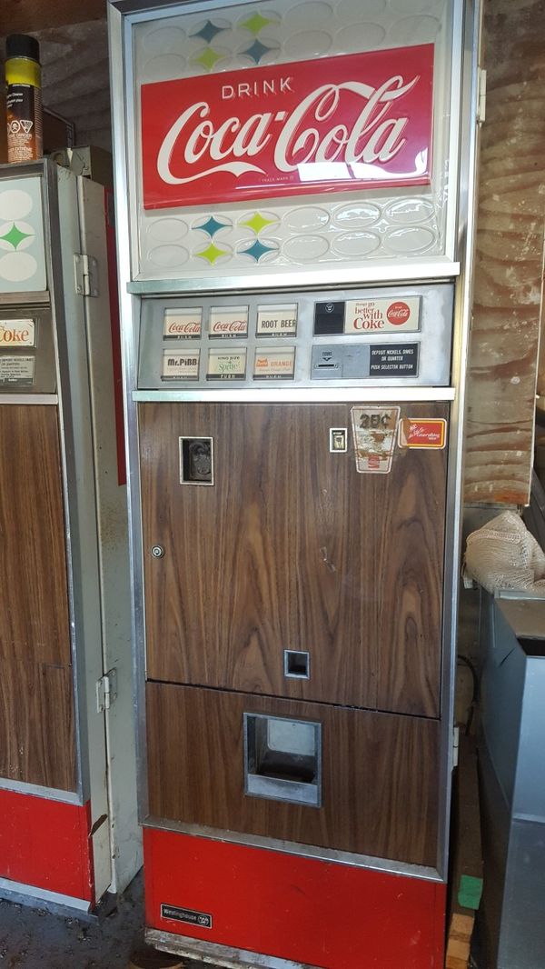 Coca Cola vending machine for Sale in Buckley, WA OfferUp