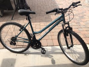 Lady’s bike 26”. Mountain bike in great cond. new inner tubes 50cm frame for Sale in Peoria, AZ