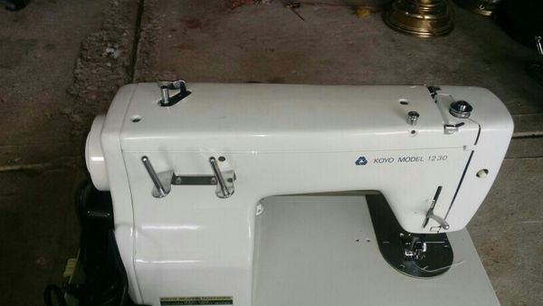 KOYO MODEL 1230 SEWING MACHINE *EXCELLENT SHAPE* for Sale in Dayton, OH