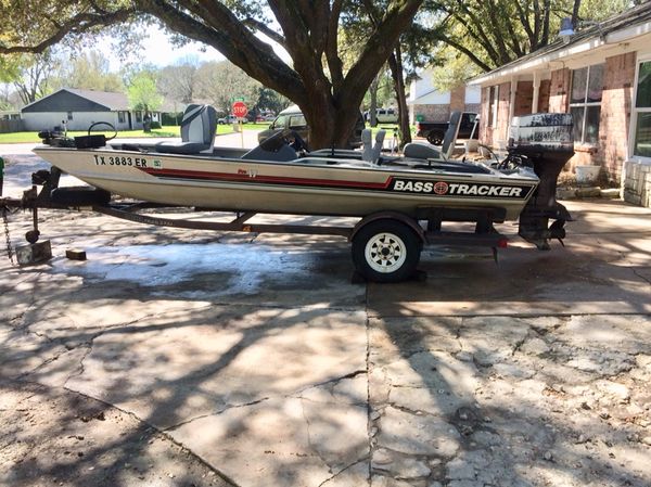 1989 bass tracker pro 17 for Sale in Houston, TX - OfferUp