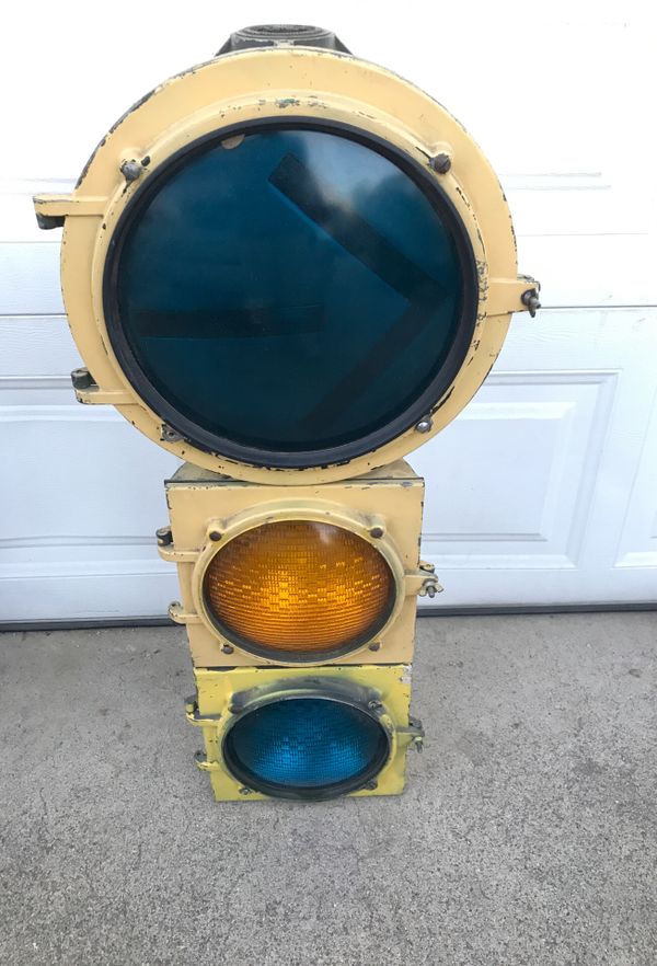 ANTIQUE TRAFFIC SIGNAL LIGHTS ECONOLITE for Sale in Montclair, CA OfferUp