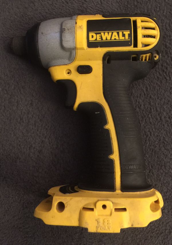 DEWALT 18 Vインパクトドライバー1/4インチ工具専用 (DC 825 B