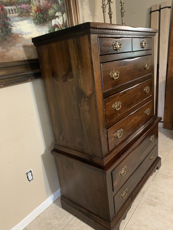 Vintage Nathan Hale 6 Drawer Dresser w 39 1/2 H 57 D 19 for Sale in