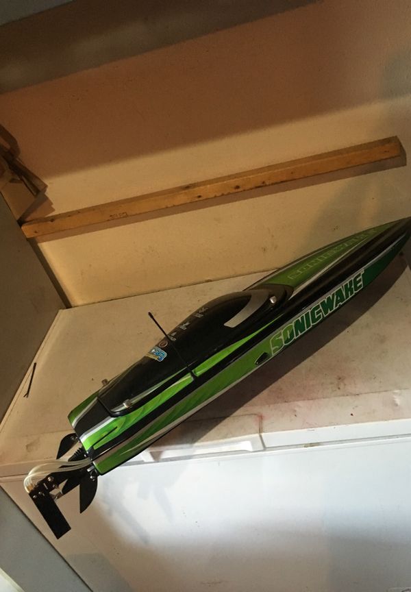 Pro boat sonic wake rc boat fast for Sale in Everett, WA OfferUp
