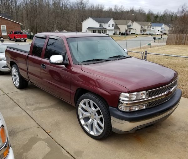 2001 silverado 202k miles on brand new snowflakes 24s, 2wd for Sale in