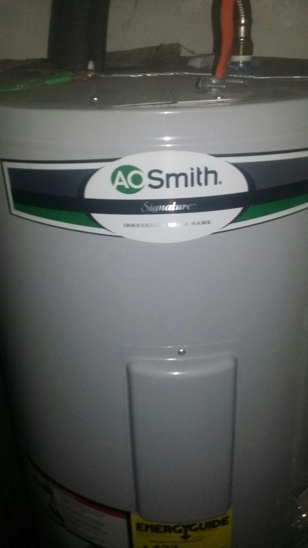 55 gallon Electric hot water heater. Like new for Sale in Indianapolis