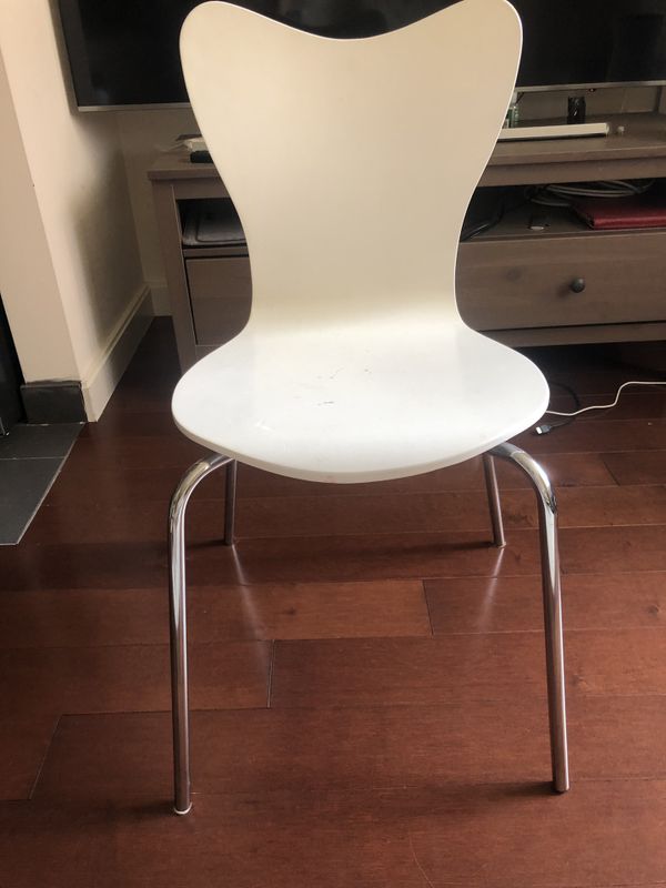 West Elm White Scoop Back Dining Chair for Sale in New York, NY OfferUp