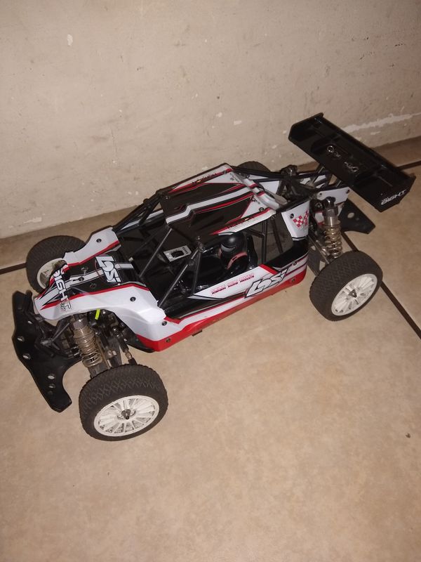 arrma typhon vs losi 8ight