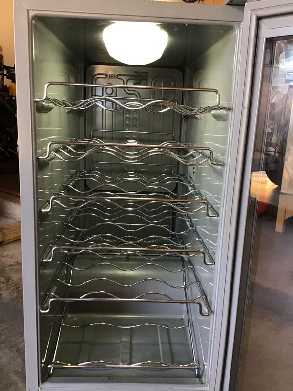 Everstar HDWC35 wine cooler for 28 bottles for Sale in Dallas, TX OfferUp