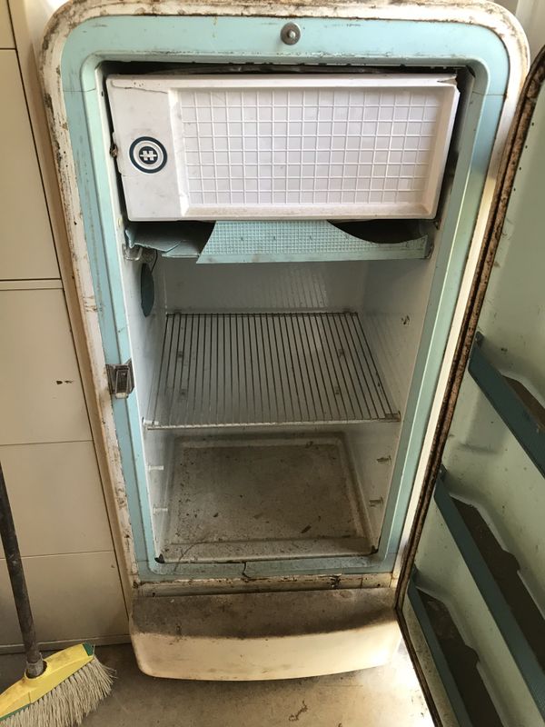 Vintage Hotpoint Refrigerator for Sale in Central, SC - OfferUp