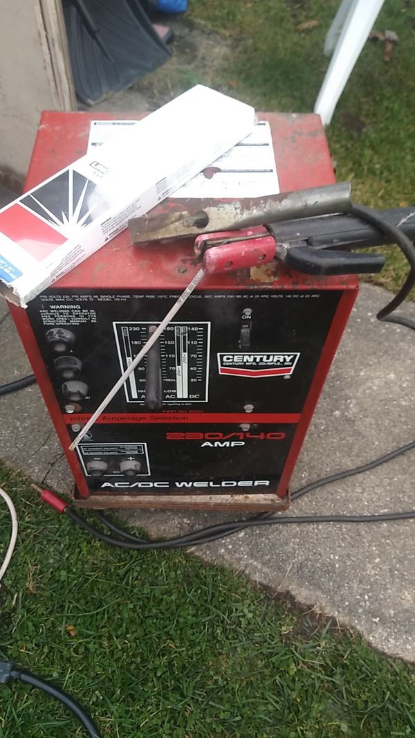 Century MFG. 230/140. Ac/Dc WELDER for Sale in Waukegan, IL - OfferUp