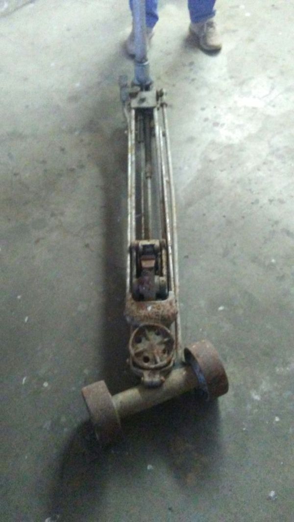 Vintage floor jack for Sale in Elma, WA OfferUp