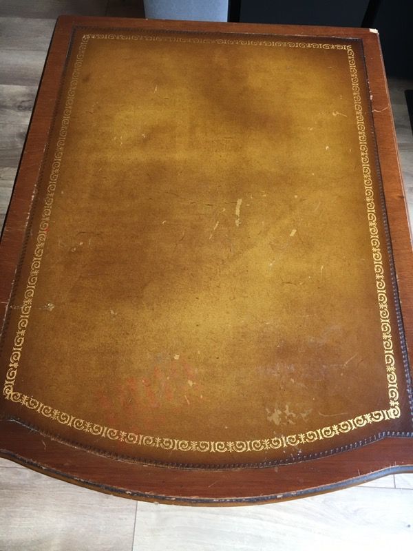 Vintage Mahogany association inc 184 end table for Sale in Palos Hills