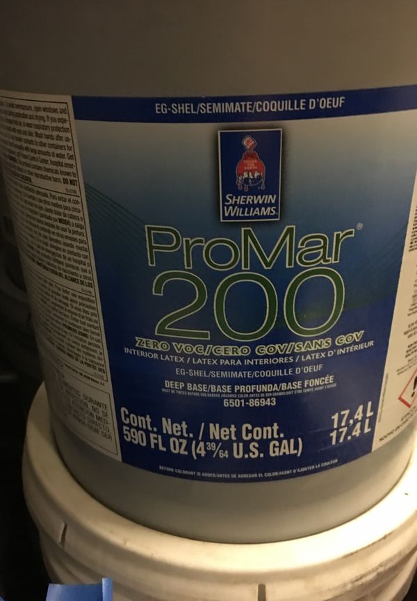 Sherwin Williams and Benjamin Moore paint and primer. 5 gallon buckets