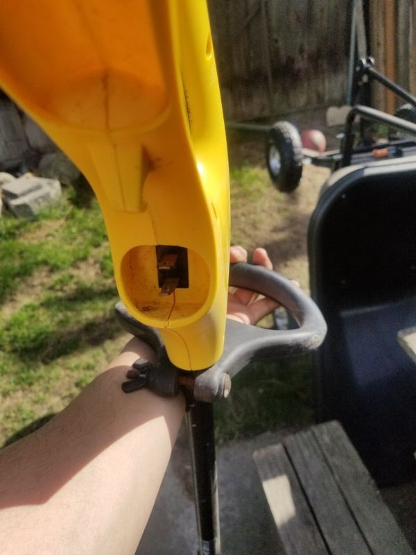Weed eater; Twist 'N Edge for Sale in Spokane, WA - OfferUp