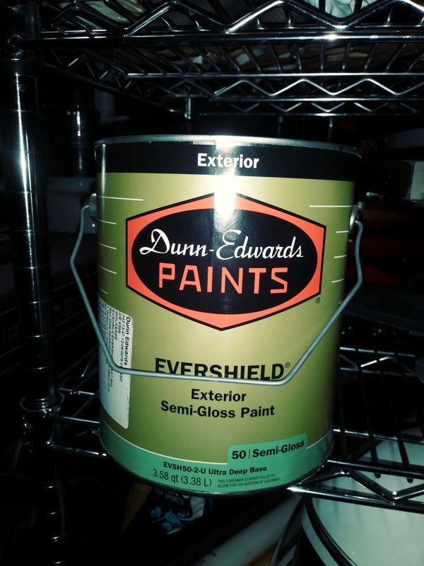 NEW 2 buckets of Dunn Edwards evershield paint exterior molasses color