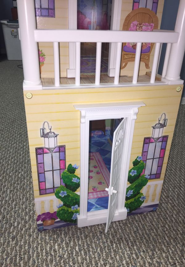 doll house with elevator