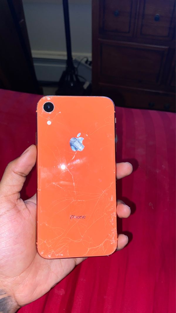 CRACKED IPHONE XR TMOBILE WITH APPLE CARE for Sale in Boston, MA OfferUp