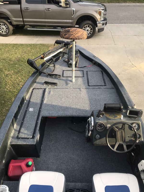 1989 kingfisher bass boat 88 spl evinrude on the back boat is flawless