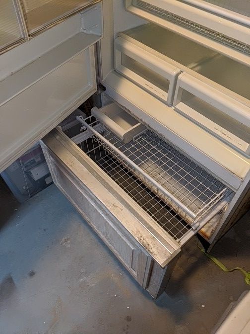 SubZero 550 refrigerator freezer works for Sale in San Diego, CA OfferUp