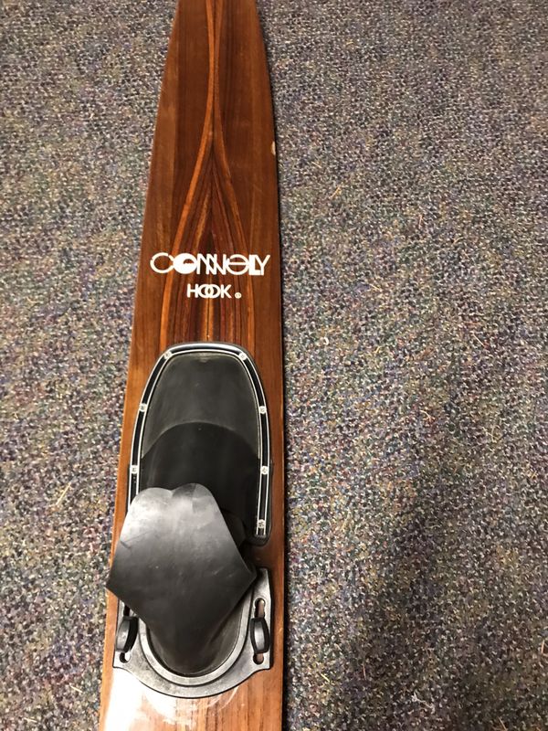 Connelly Hook slalom water ski for Sale in Bothell, WA OfferUp