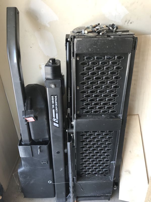 Wheelchair Lift Braun Vangater II— Make Offer must sell for Sale in