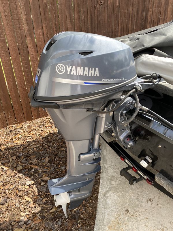 Yamaha 20 HP Four Stroke Outboard Boat Motor with controls. Serviced