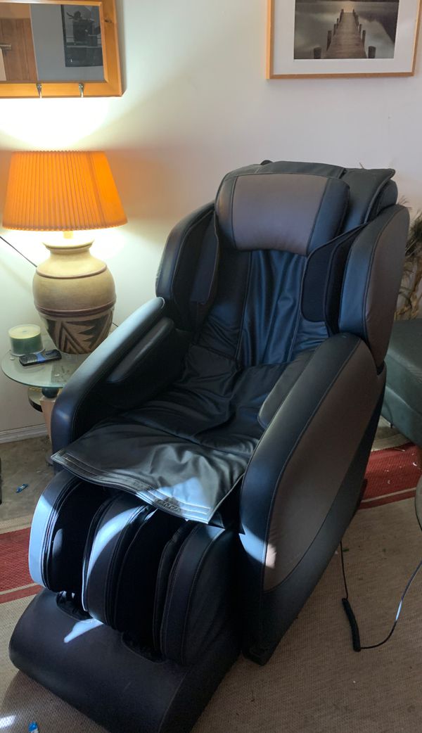 Brookstone massage chair for Sale in Mesa, AZ - OfferUp