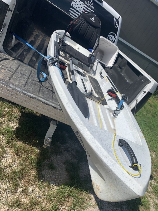 Ascend 10t kayak with battery and trolling motor for Sale in Decatur