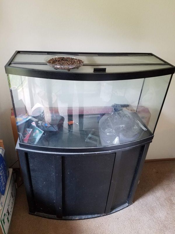 50 gal Fish tank w stand for Sale in San Diego, CA OfferUp