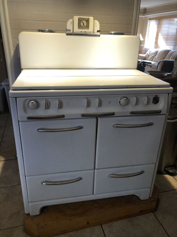 Vintage late 40s early 50s Wedgewood 6 burner double oven stove. for Sale in City of Industry