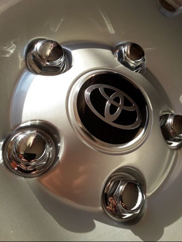 Toyota 16" hubcaps NEW custom deluxe, fits all Tc Xb Xd Corolla Camry