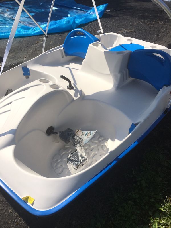 Sun Dolphin 5 person pedal boat for Sale in Brunswick, OH OfferUp