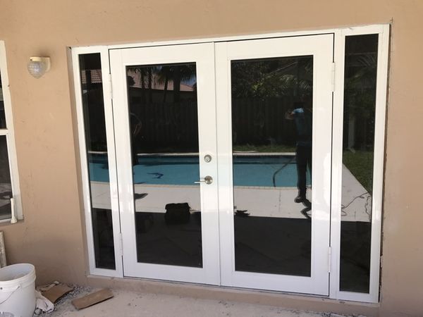 Impact rolling or sliding windows.and doors ventanas de corredera y