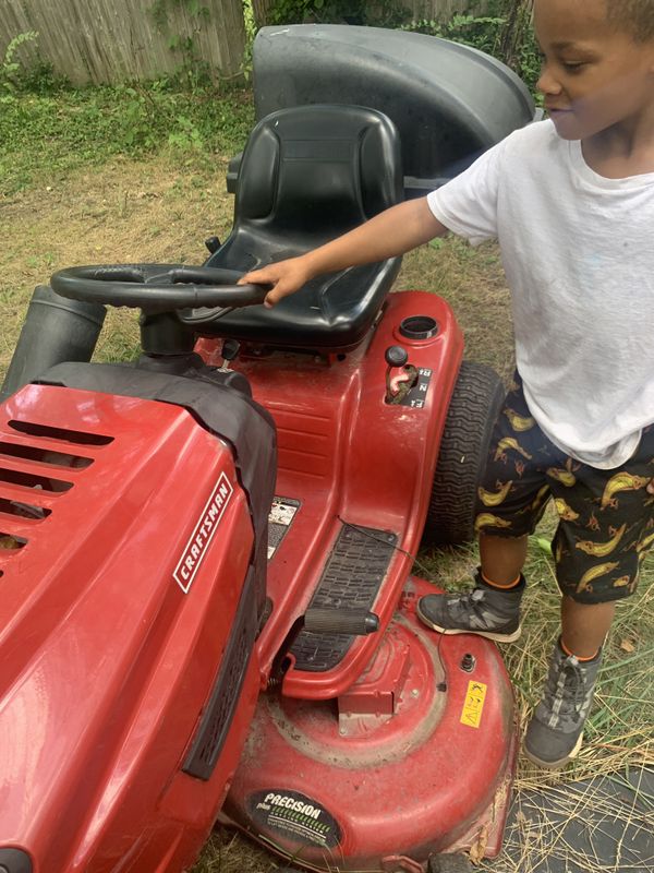 Craftsman t1600 Riding Mower for Sale in Detroit, MI - OfferUp