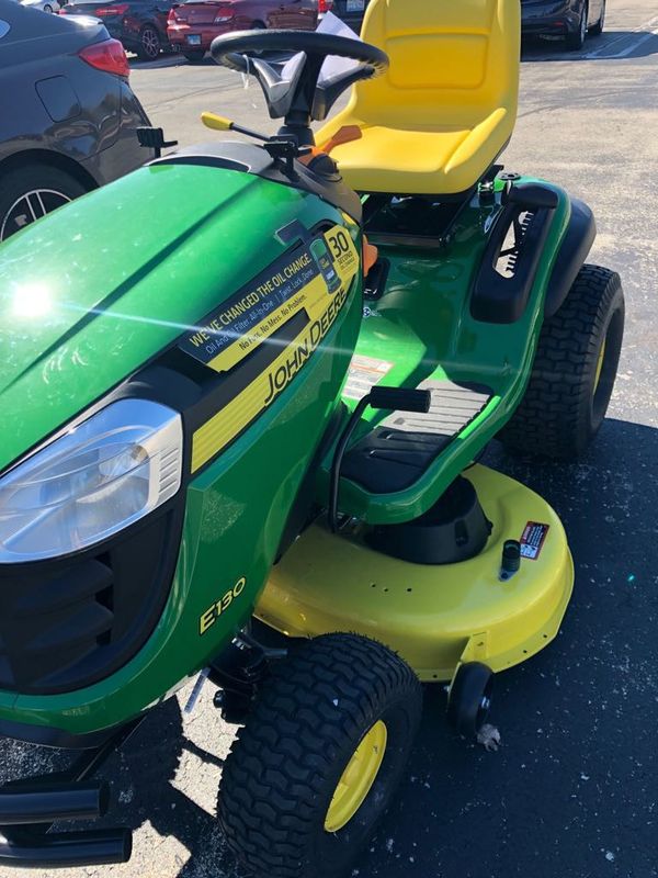 John Deere E130 22-HP Riding Lawnmower for Sale in Addison, TX - OfferUp