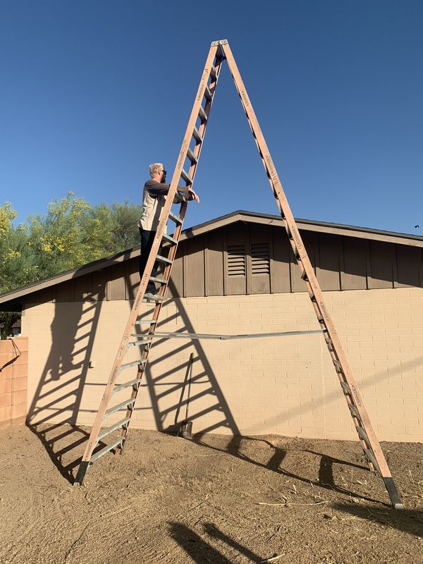 20 ft fiberglass ladder