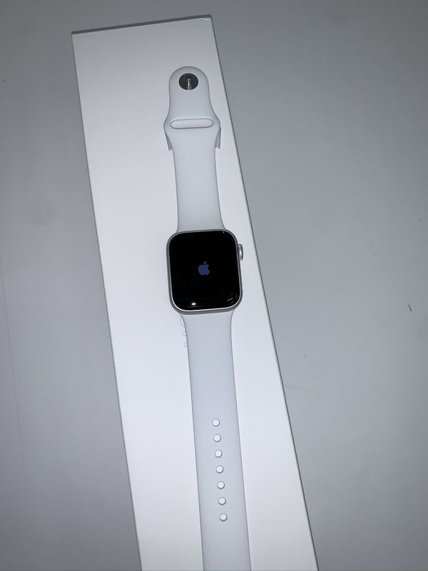 Apple watch series 5 SALE @ SPRINT for Sale in Houston, TX - OfferUp