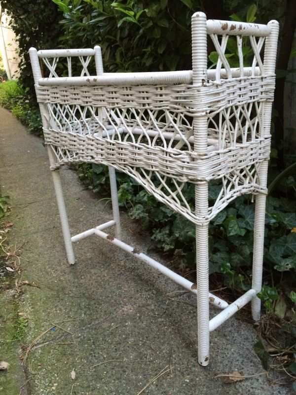antique white wicker plant stand for Sale in Seattle, WA - OfferUp