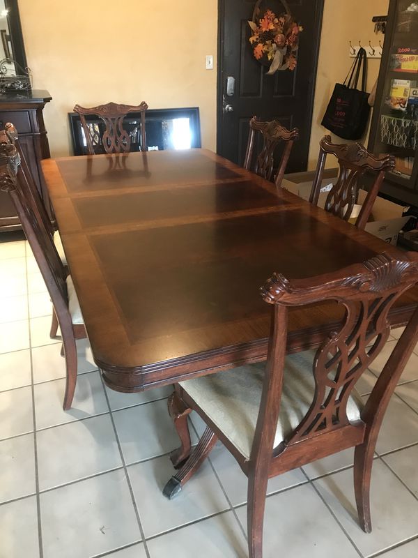 Samson International 4 6 Or 8 Seat Dining Room Table For Sale In